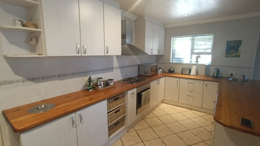 To Let 3 Bedroom Property for Rent in Rouxville Western Cape